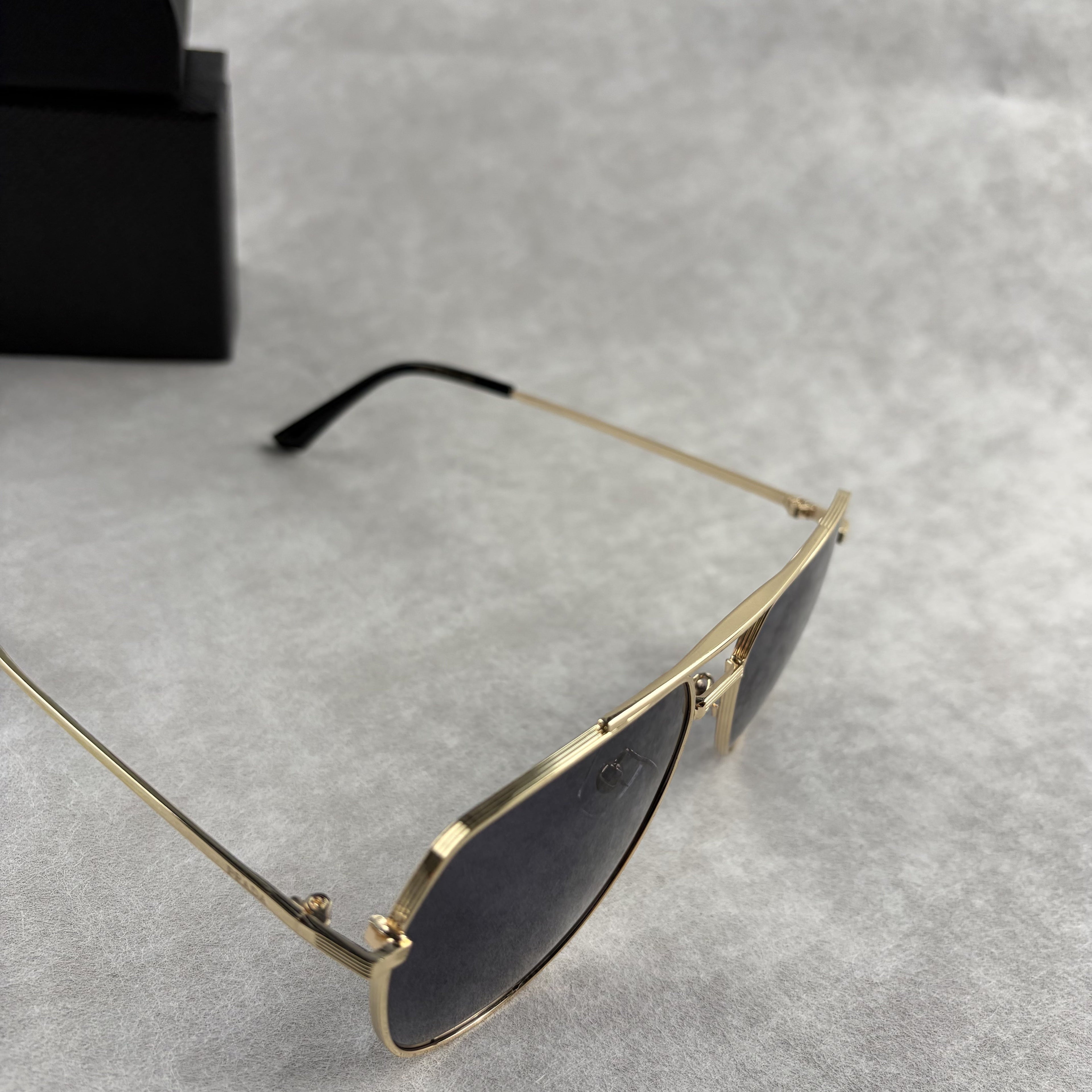 Modern Gold Aviator Sunglasses - UV Protection Metal Frame Shades