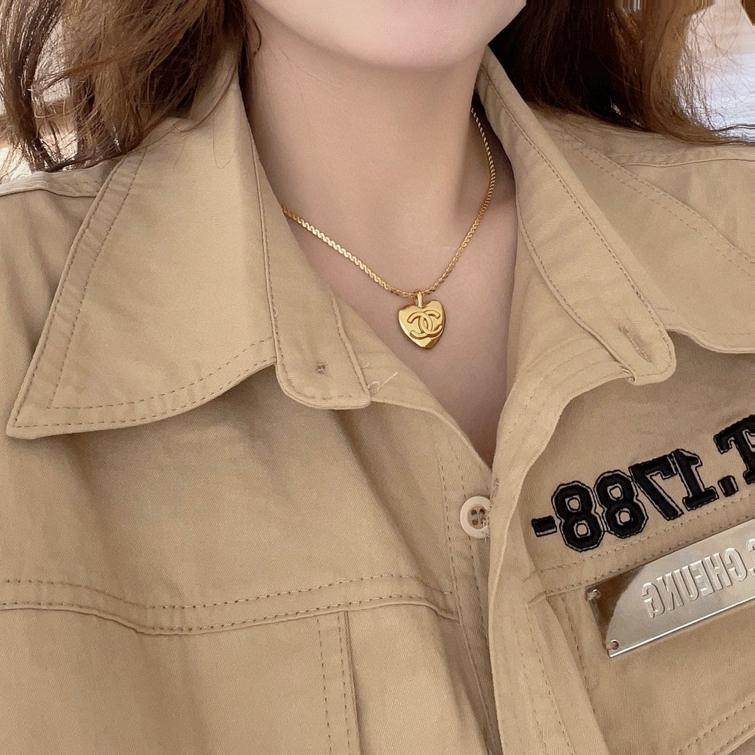 18K  Chanel Vintage Necklace